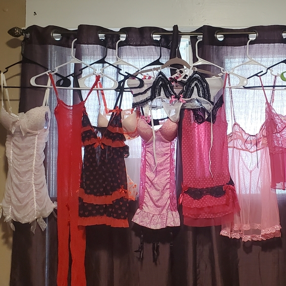 Lingerie - Picture 15 of 16